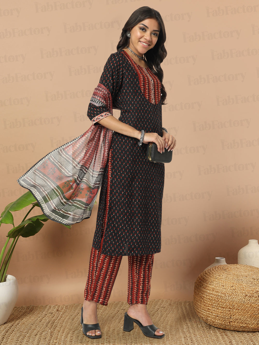 Black Round Neck Printed Rayon Kurta Sets - The Fab Factory