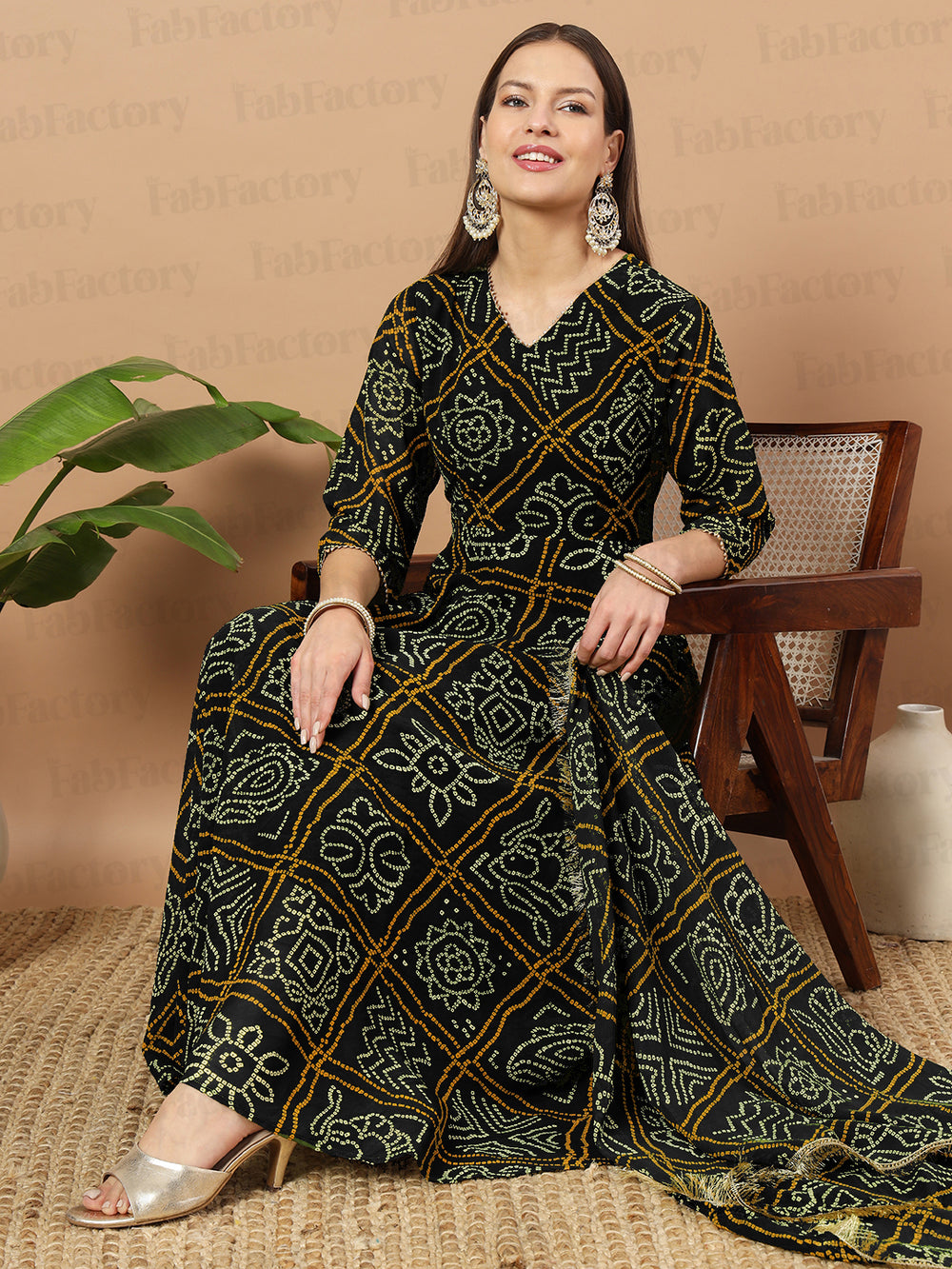 Black V-Neck Printed Georgette Kurta & Dupatta - The Fab Factory